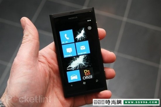 ᾢʮ Lumia 800ͼ