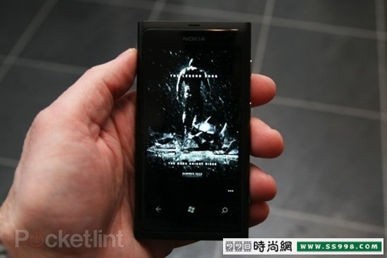 ᾢʮ Lumia 800ͼ