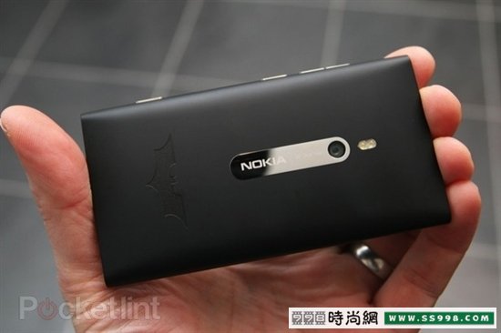 ᾢʮ Lumia 800ͼ