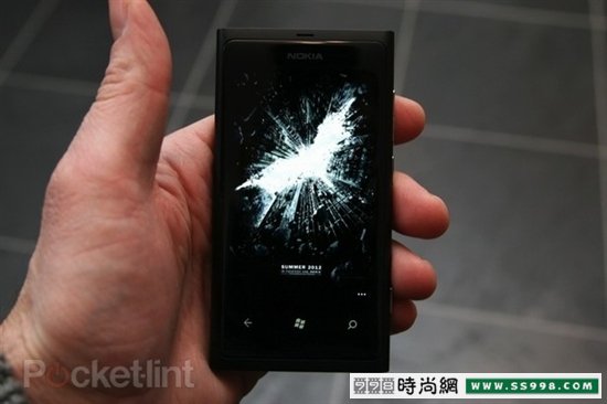 ᾢʮ Lumia 800ͼ